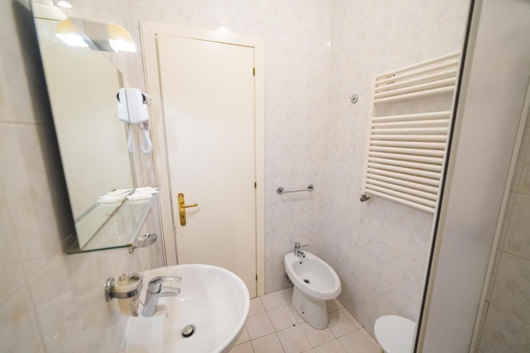 Hotel Grand Prix Соттомарина Экстерьер фото