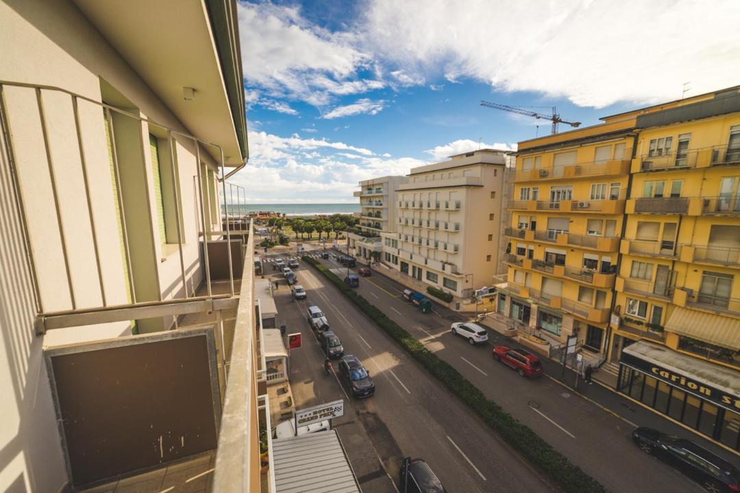 Hotel Grand Prix Соттомарина Экстерьер фото