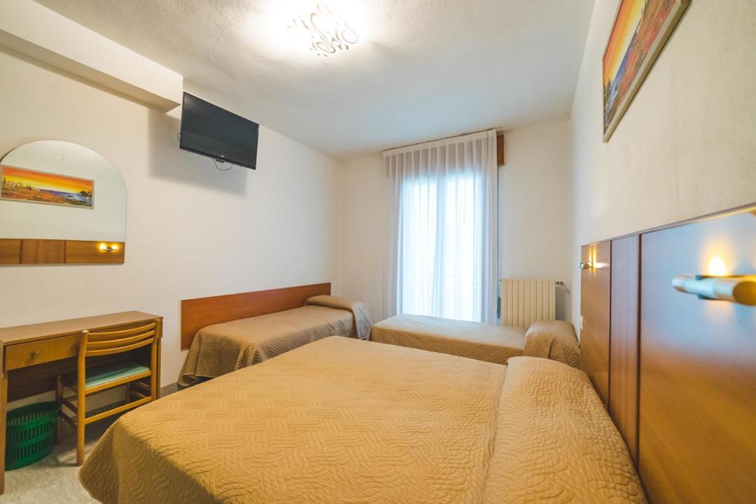Hotel Grand Prix Соттомарина Экстерьер фото