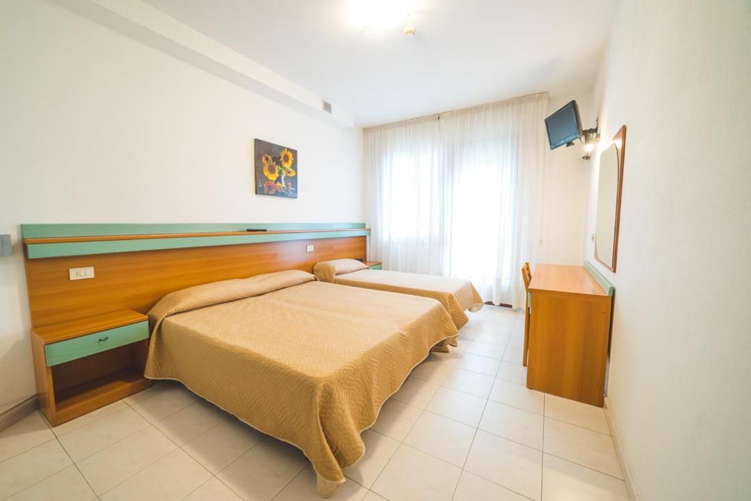 Hotel Grand Prix Соттомарина Экстерьер фото