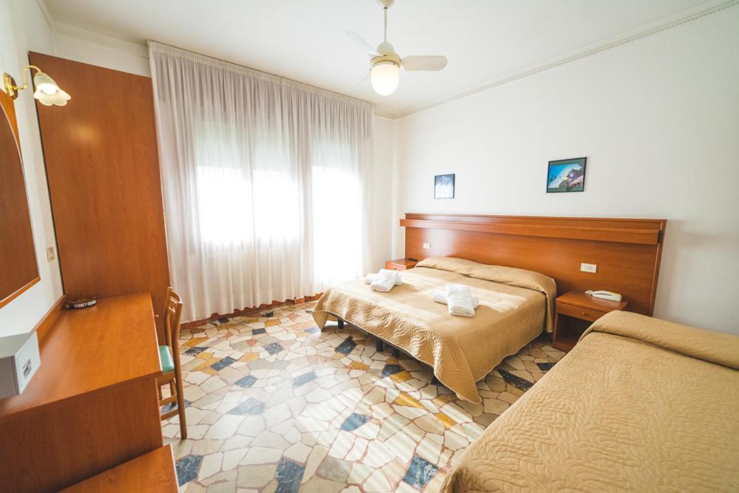 Hotel Grand Prix Соттомарина Экстерьер фото