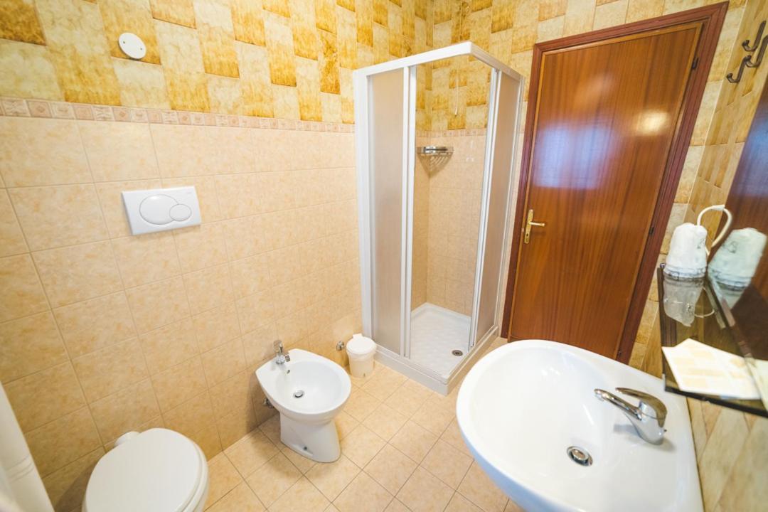 Hotel Grand Prix Соттомарина Экстерьер фото