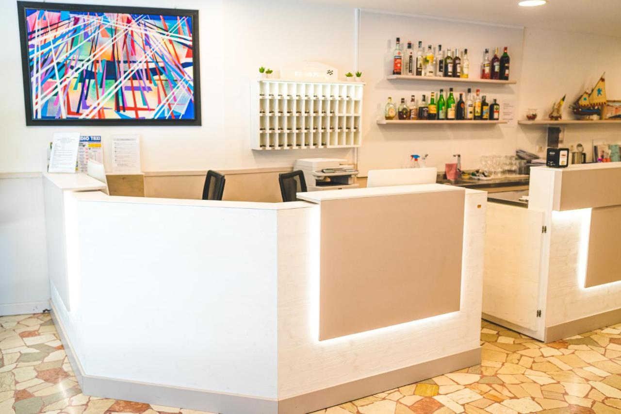 Hotel Grand Prix Соттомарина Экстерьер фото